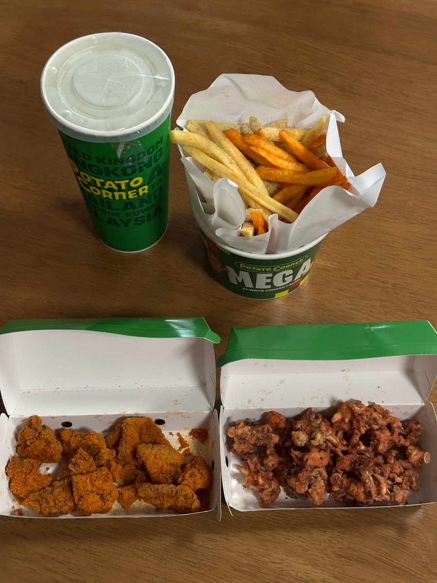 bbbmoryyy's tweet photo. #potatocorner ��🍗🦑🍋
ทุกคนผงยำแซ่บซี๊ดอร่อยมากก
เราสั่งคู่กับหนังไก่ทอดคือ101010
ช่วงนี้มีหมึกทอดด้วยลองสั่งดูหน่อย
กินเพลินๆเห้ยยยยแปปเดียวหมดล้าวว
ไปตำกันคับพี่ๆ #lineman โปรเยอะมาก
💚: https://t.co/7qntBhKdRv https://t.co/vYFCRfprAR