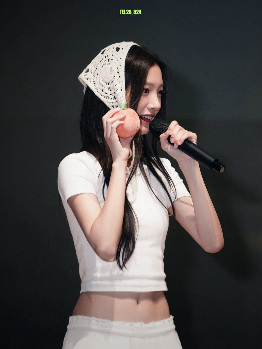 Tel26824's tweet photo. 260830 Music Plant
🍑
#TUIDE #튜이드 #SEOYEON #서여 https://t.co/qkxYS3jPdQ