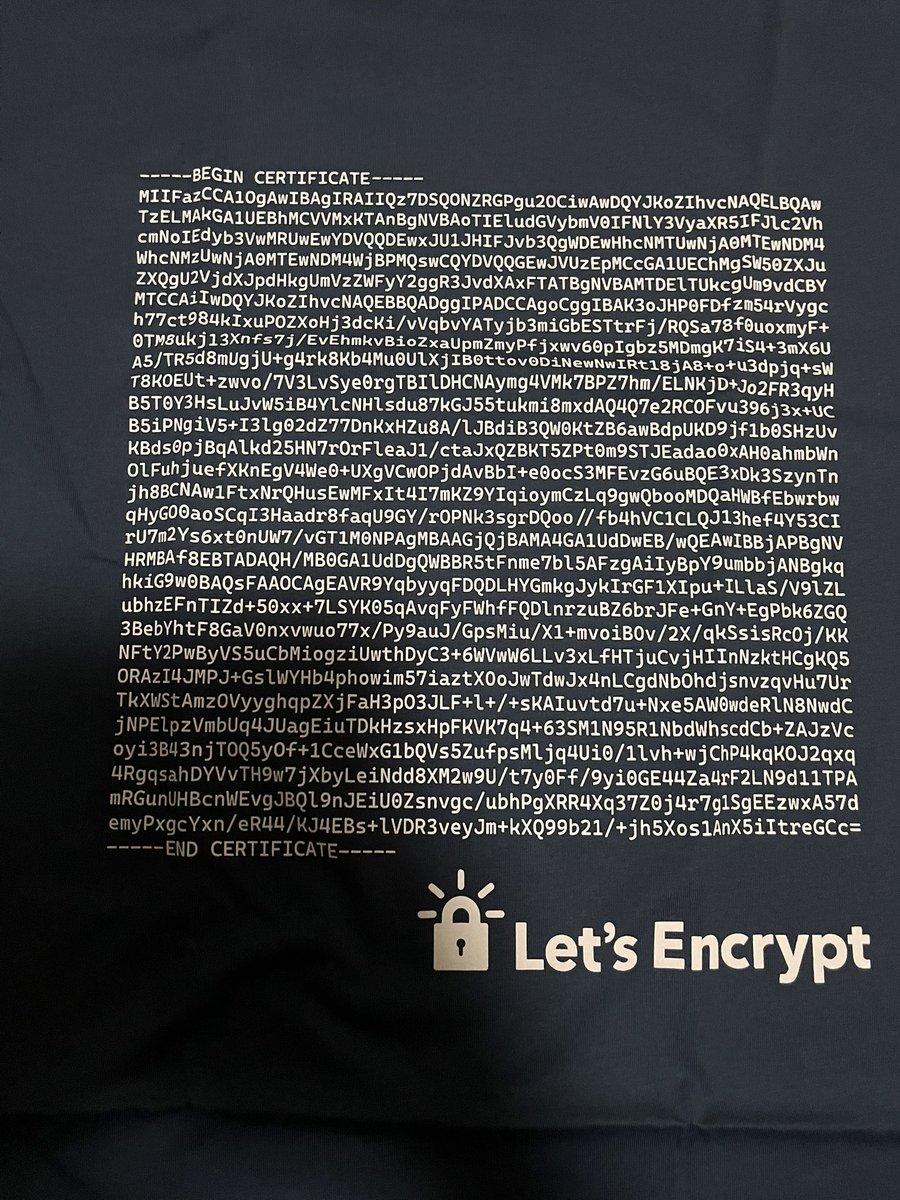 t0p_l1ght's tweet photo. Let’s Encryptから超クールなTシャツが届いた。 https://t.co/GVaF4JISAY