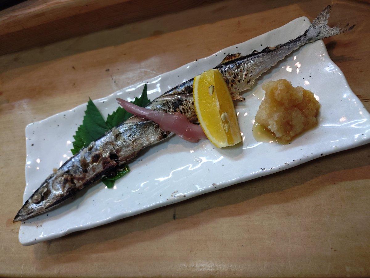 sharkjaws0302's tweet photo. #今日の夜ごはん
#かつおの刺身
#ねぎま
#サンマの塩焼き https://t.co/1dXVbOs6l9