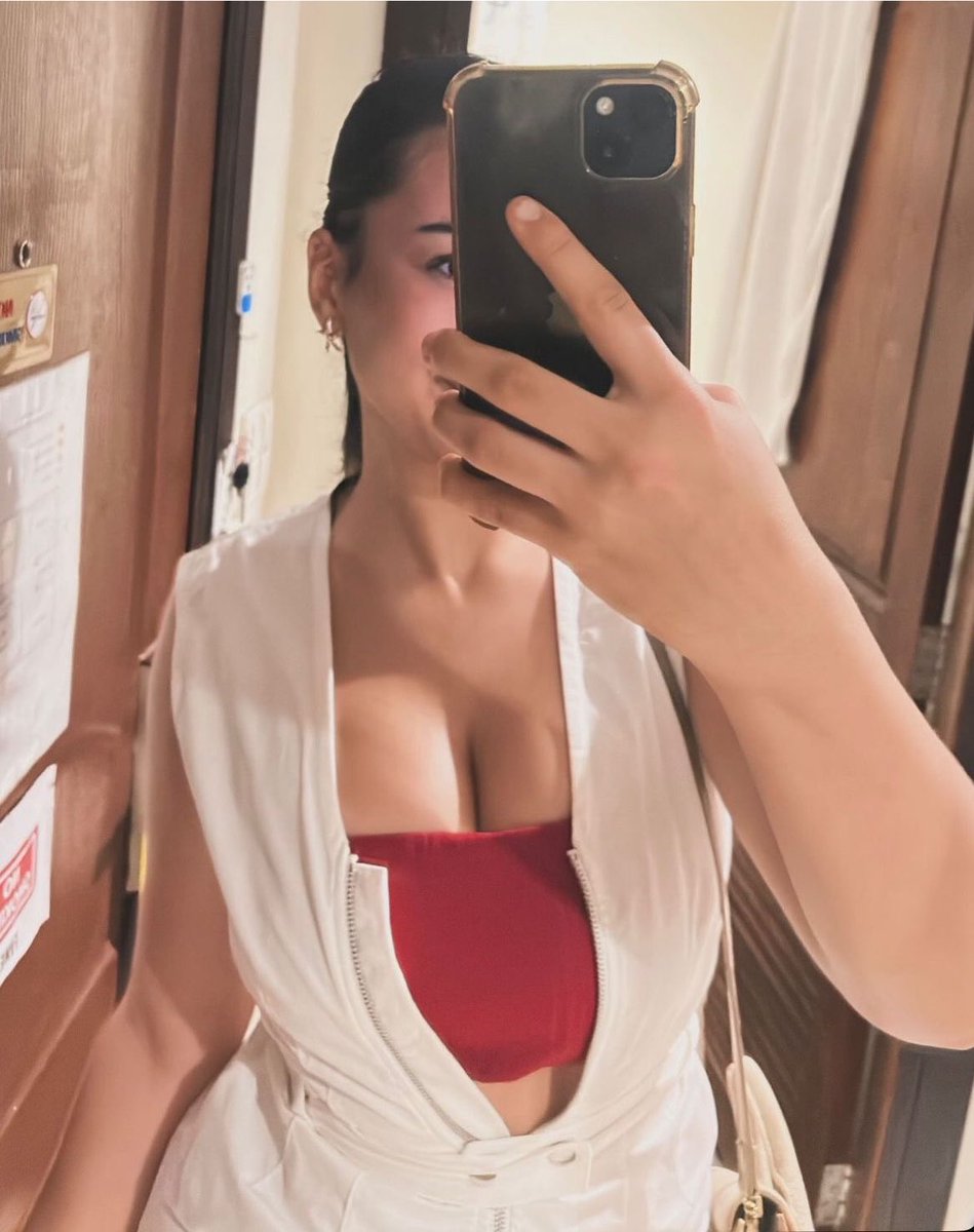 Emma_bspt's tweet photo. Bon début de semaine à tous et prenez soin de vous🥰 https://t.co/gu6nymNYBS