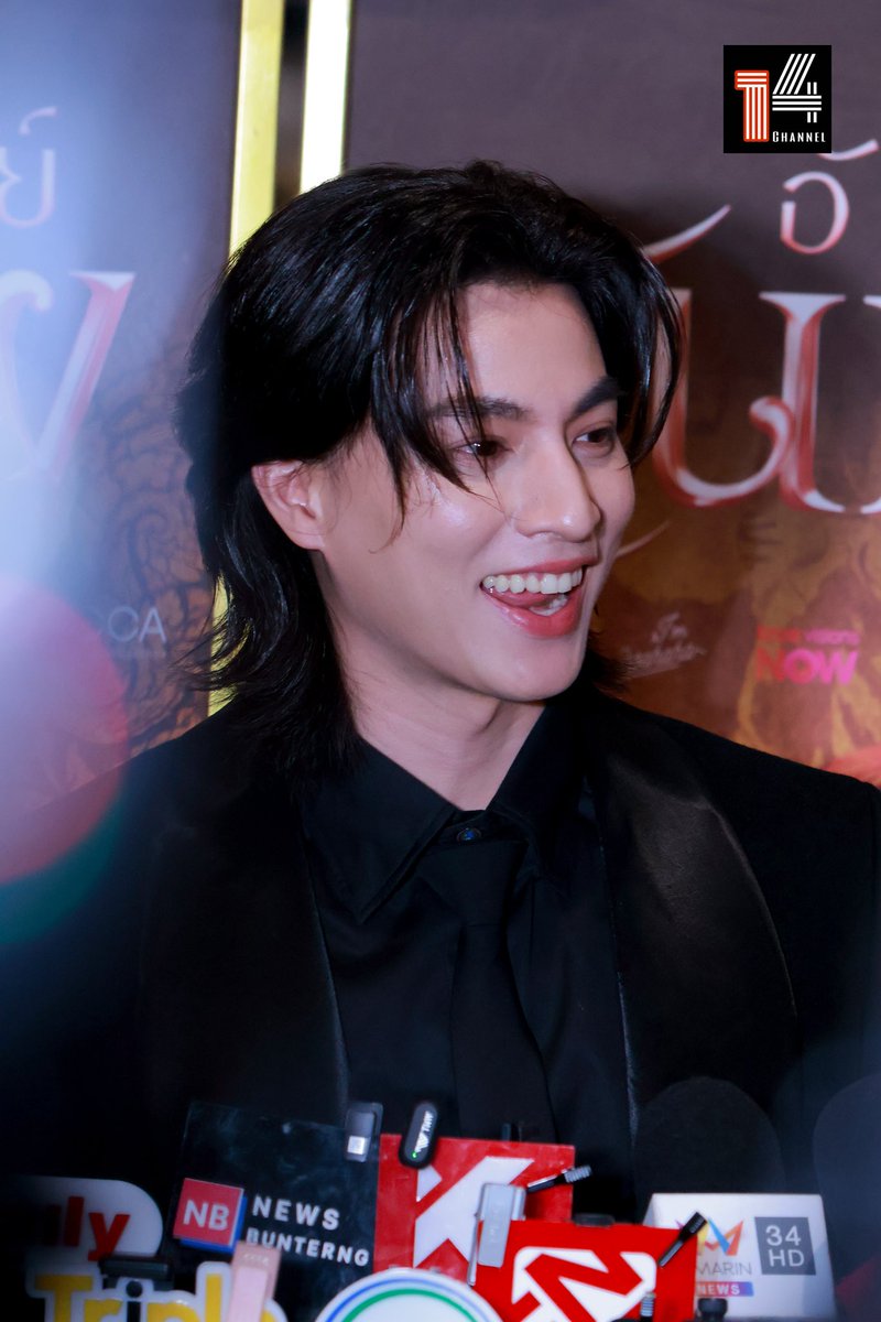 fourteenchannel's tweet photo. เสิร์ฟลุคความน่ารักกันต่อกับลุคของหนุ่ม "กลัฟ คณาวุฒิ" ให้สัมภาษณ์ก่อนเริ่มงาน"อัศจรรย์วันทอง GALA PREMIERE"❤️✨

GULF​ X​ IN​ THE​ NAME​​ OF​ LOVE GALA
#อัศจรรย์วันทองGALA 

#GulfKanawut #กลัฟคณาวุฒิ
#อัศจรรย์วันทอง
#InTheNameOfLove https://t.co/1BIDXck9Dz