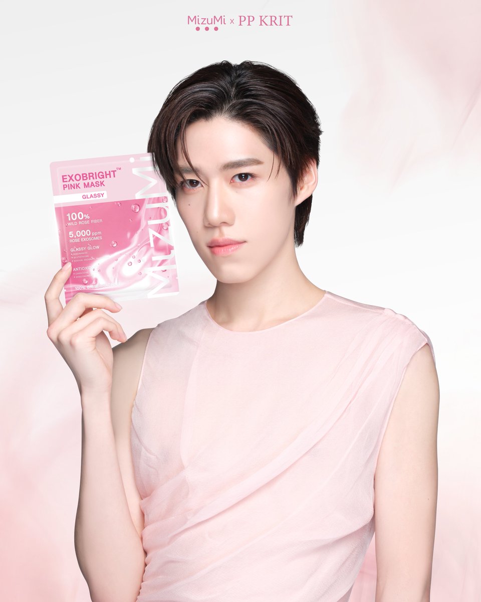 MizuMi__'s tweet photo. เสกงานผิว "GLASSY" เล่นแสง ชวนให้คนหลงรักแบบพีพี
🌹✨ ใหม่! MizuMi EXOBRIGHT™ Pink Mask
จาก #MizuMixPPKRIT #มาสก์ชมพูพีพี 🩷

🤍 สูตร GLASSY ผิวกลาสซี่ ฉ่ำใส เล่นแสง
🪄 สำหรับคนที่ต้องการงานผิวฉ่ำโกลว์ ดูสดใส!

แผ่นมาสก์สีชมพูที่ถักทอจาก ROSE FIBER 100% 🌹
ด้วยเทคโนโลยี EXOBRIGHT™ เอกสิทธิ์เฉพาะของ MizuMi
สามารถย่อยสลายได้ 100%🌍

💡 ผสานพลัง ROSE EXOSOMES 5,000ppm คัดสรรกุหลาบสายพันธุ์ฝรั่งเศส 🇫🇷 อุดมไปด้วยสารสกัด ที่ช่วยฟื้นบำรุงอย่างล้ำลึก ให้ผิวกระจ่างใสอย่างธรรมชาติ

🛒 สามารถชอปได้แล้ววันนี้!
ทุกช่องทางออนไลน์ และร้านค้าชั้นนำทั่วประเทศ

#MizuMi #MizuMiPinkMask #PPKritt

*ผลทดสอบจาก Efficacy Test Report  โดย Nox Bellcow Cosmetics Co.,Ltd
ในอาสาสมัครจำน��น 30 คน เมื่อ June 17, 2026 ผลลัพธ์ที่ได้ขึ้นอยู่กับสภาพผิวของแต่ละบุคคล