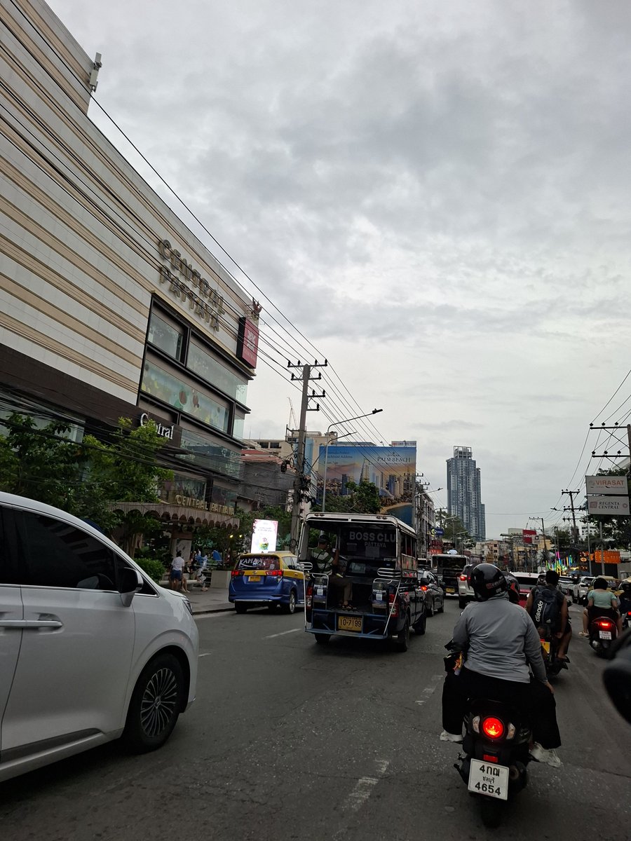 WityadaS54978's tweet photo. เงียบจัง
#พัทยา #พัทยากลาง https://t.co/JHfrsmwkxe