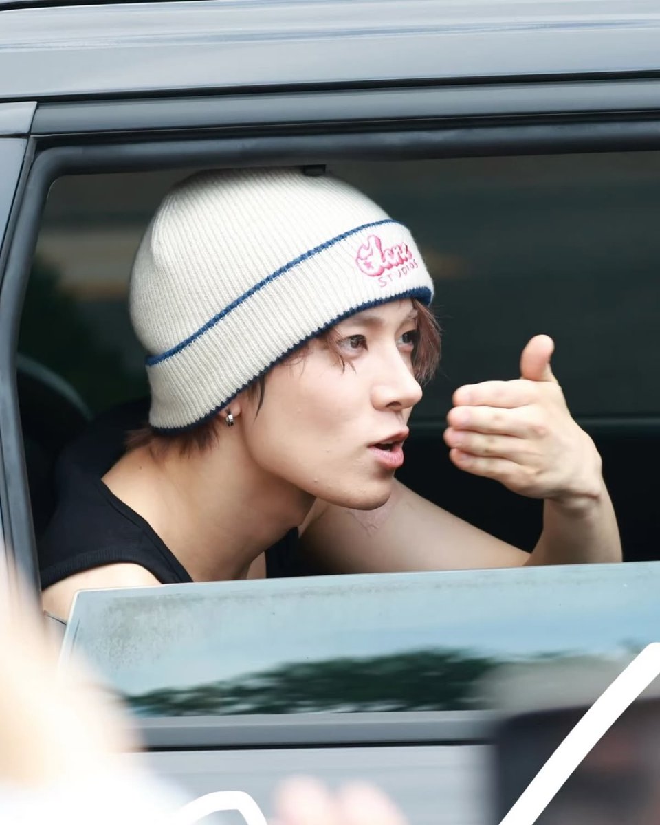 722EVN's tweet photo. i’ve grown very fond of you..heeseung in acne studios beanie https://t.co/AbirfQbM7S