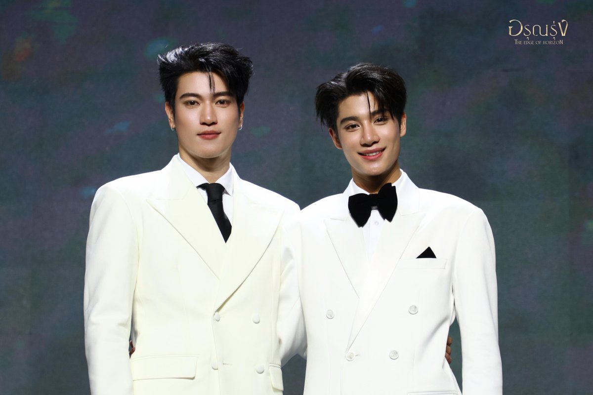 ArunRungTH's tweet photo. ประมวลภาพงานอรุณรุ่ง The Edge of Horizon Final EP with InnOngsa เมื่อวันที่ 29 สิงหาคม 2569 ที่ผ่านมา

#ArunrungFinalwithInnOngsa
#อินองศา #InnOngsa https://t.co/Xz9xolnB8P