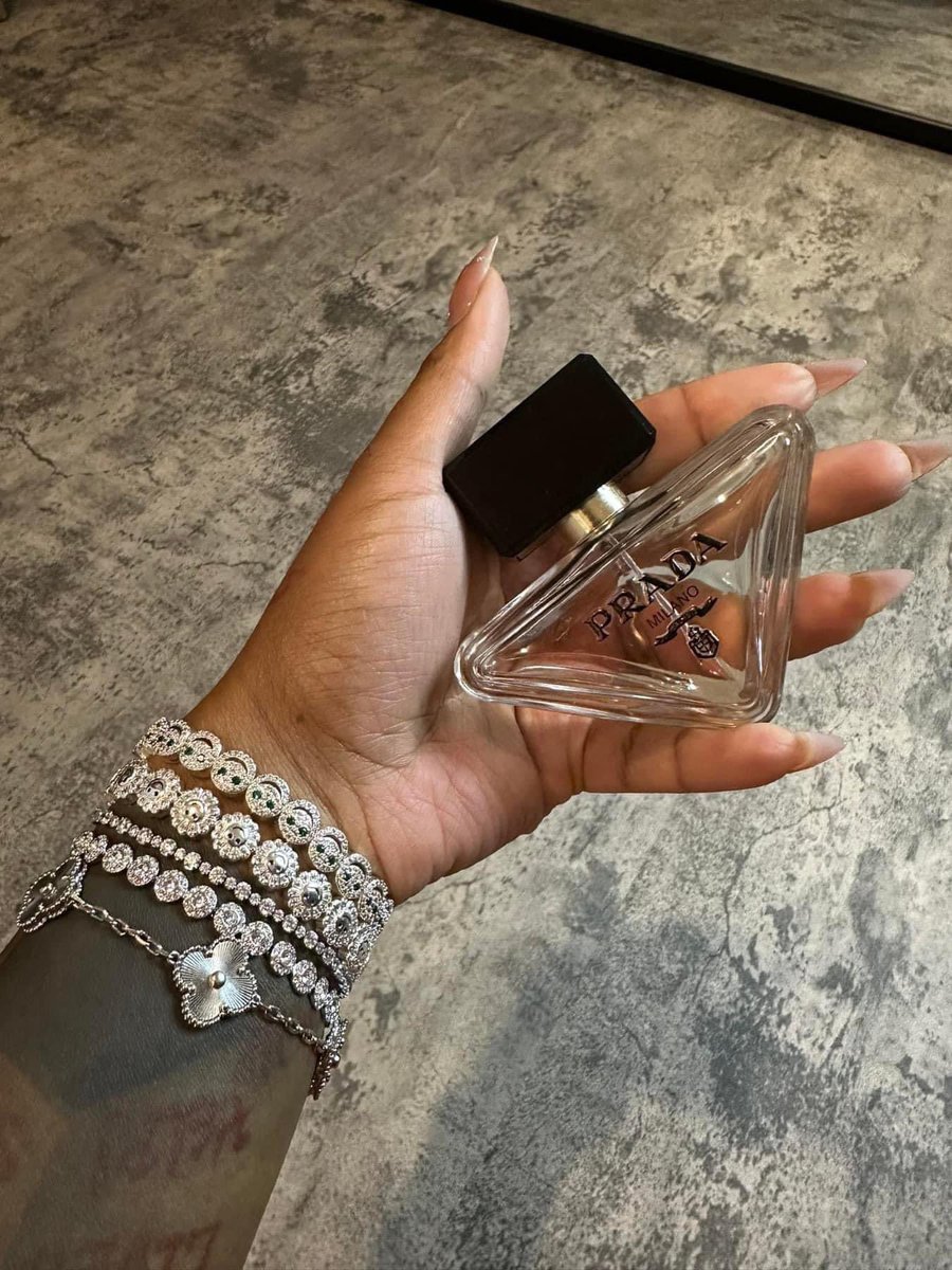 Datsme147's tweet photo. All my perfume bestie know the vibes🥰✨ https://t.co/yyg6UXIRJ1