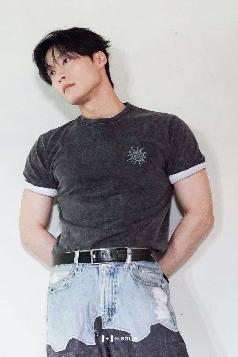 heorilw's tweet photo. 가슴이 태평양 같은 남자 https://t.co/hlJBerTi7E
