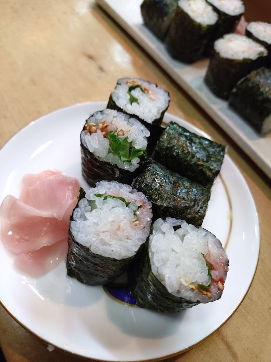 sharkjaws0302's tweet photo. #今日の夜ごはん
エビ
海老マヨ巻
梅しそ巻
いか
あじ
玉子 https://t.co/96sllhL2aP