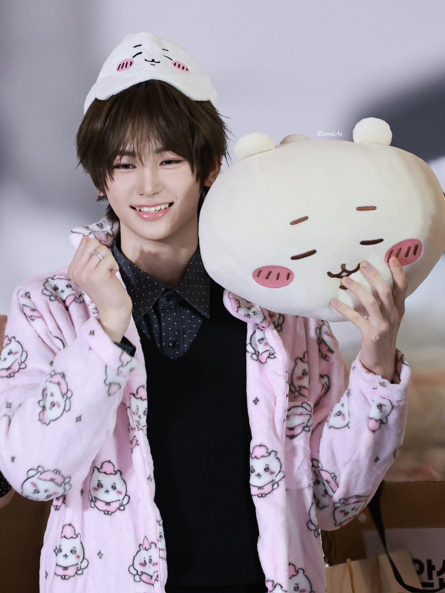 EternalAx1225's tweet photo. Anxin https://t.co/eD6Y7XJMXz