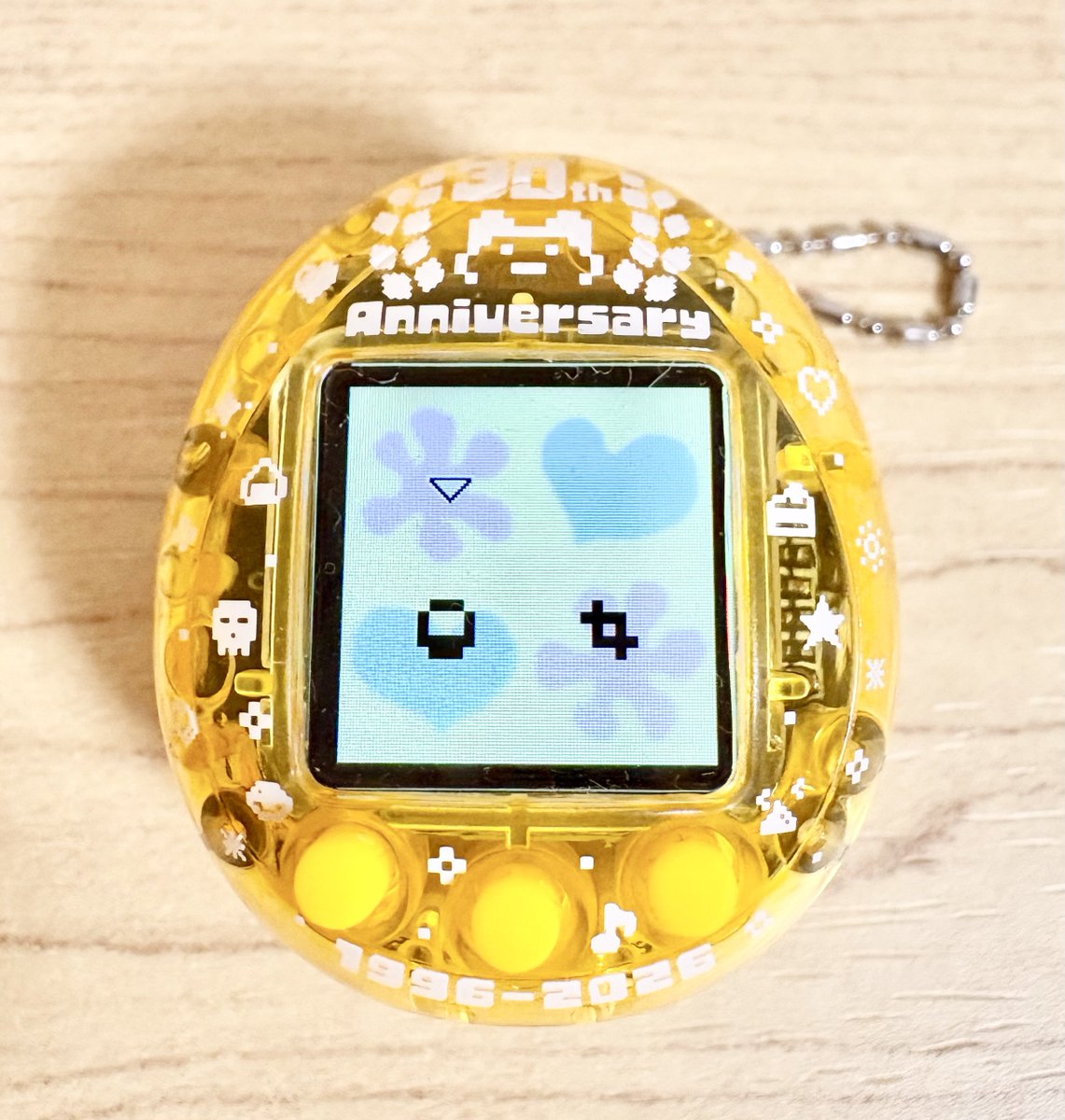 mocchiringoo's tweet photo. ちっちゃーーい😂😂
2005年4月発売のちびたまごっち🎉
ゲームは初代と同じこっちむいてホイ！ https://t.co/lryHdoaMZF