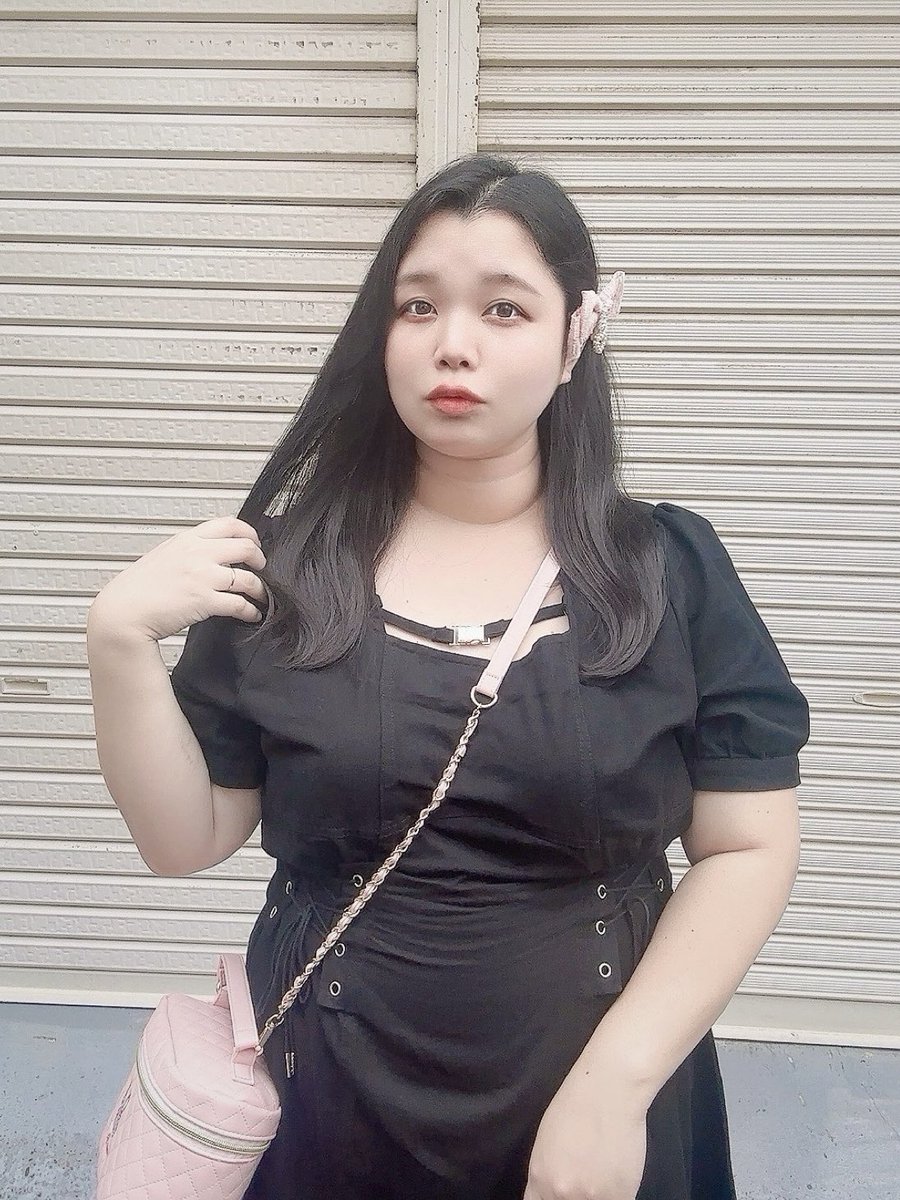 liccitter's tweet photo. ぽっちゃり女子のピンク🩷️×ブラック🖤こーで

#ぽっちゃり #ぽっちゃり女子 #たべすきasa #pr https://t.co/l3FdLkPC5b