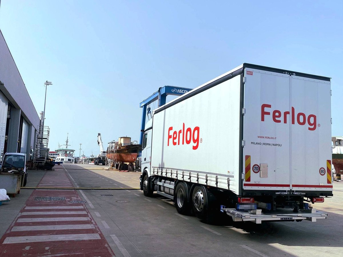 FerlogSrl's tweet photo. 🚛 #Motore acceso, #settimana pronta a partire...

In #Ferlog non ci fermiamo mai e, dal #cantiere navale (📍foto: #IsolaNova, #Venezia) alla consegna finale, ogni carico è una responsabilità che portiamo avanti con precisione!

Buon lunedì a tutto il team!! https://t.co/K2F7ypicg7