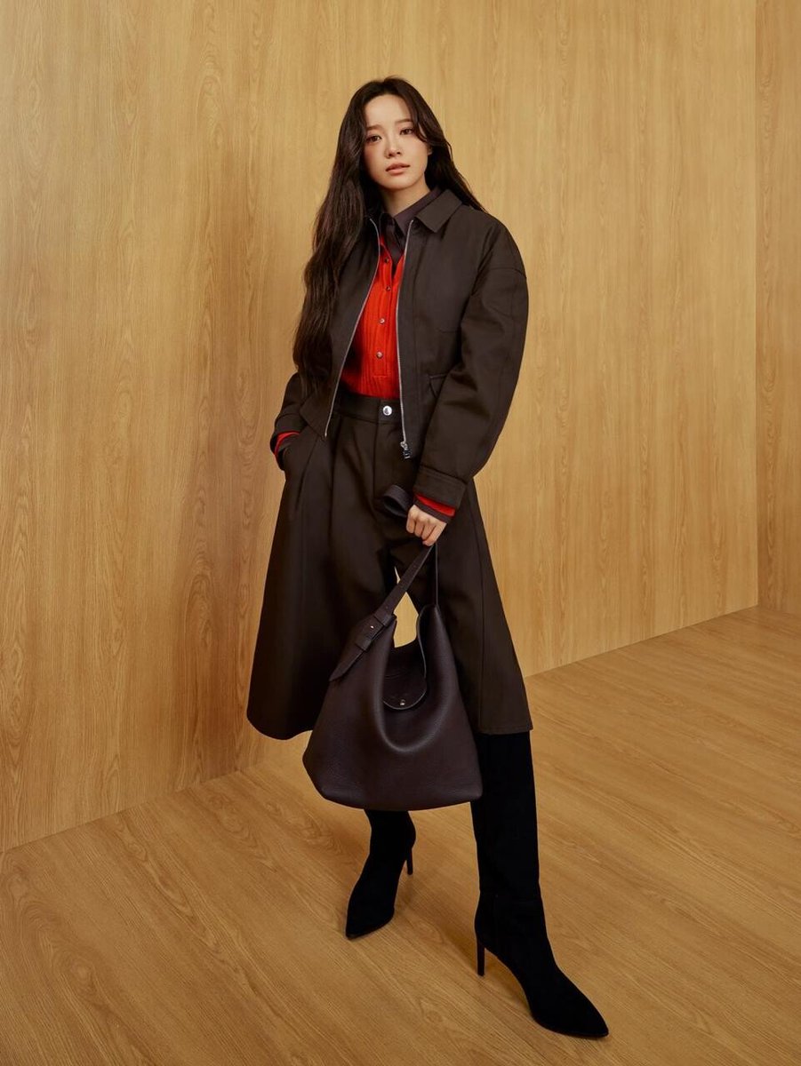 tang__kira's tweet photo. Kim Sejeong untuk Longchamp https://t.co/ui2vdqX3mB
