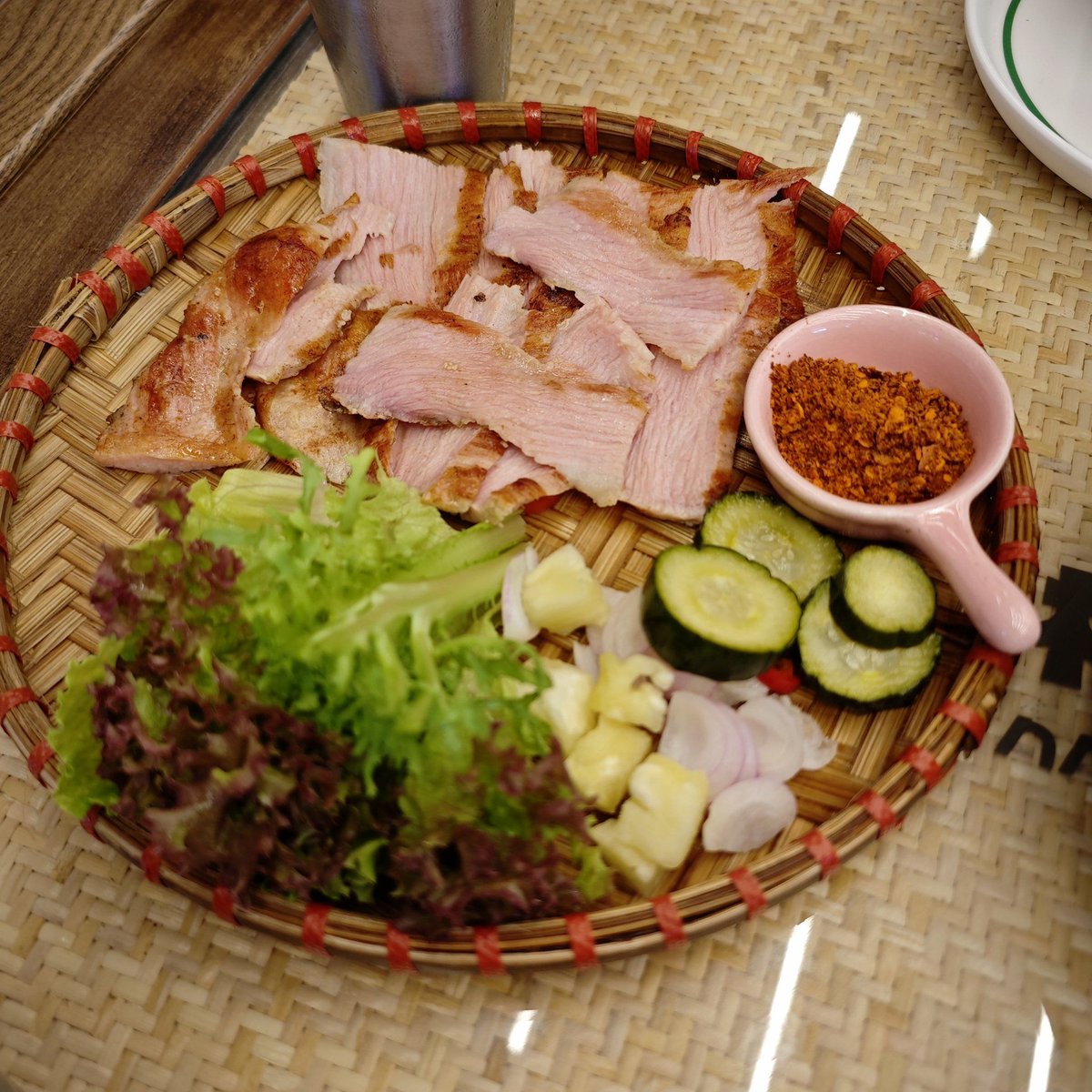 faris_amdan's tweet photo. 咬一口就穿越到曼谷！椰香咖喱虾配香茅饭，东南亚风味直接焊在舌尖上，周末就要吃点异域限定的快乐～ https://t.co/csFlXbbgQf