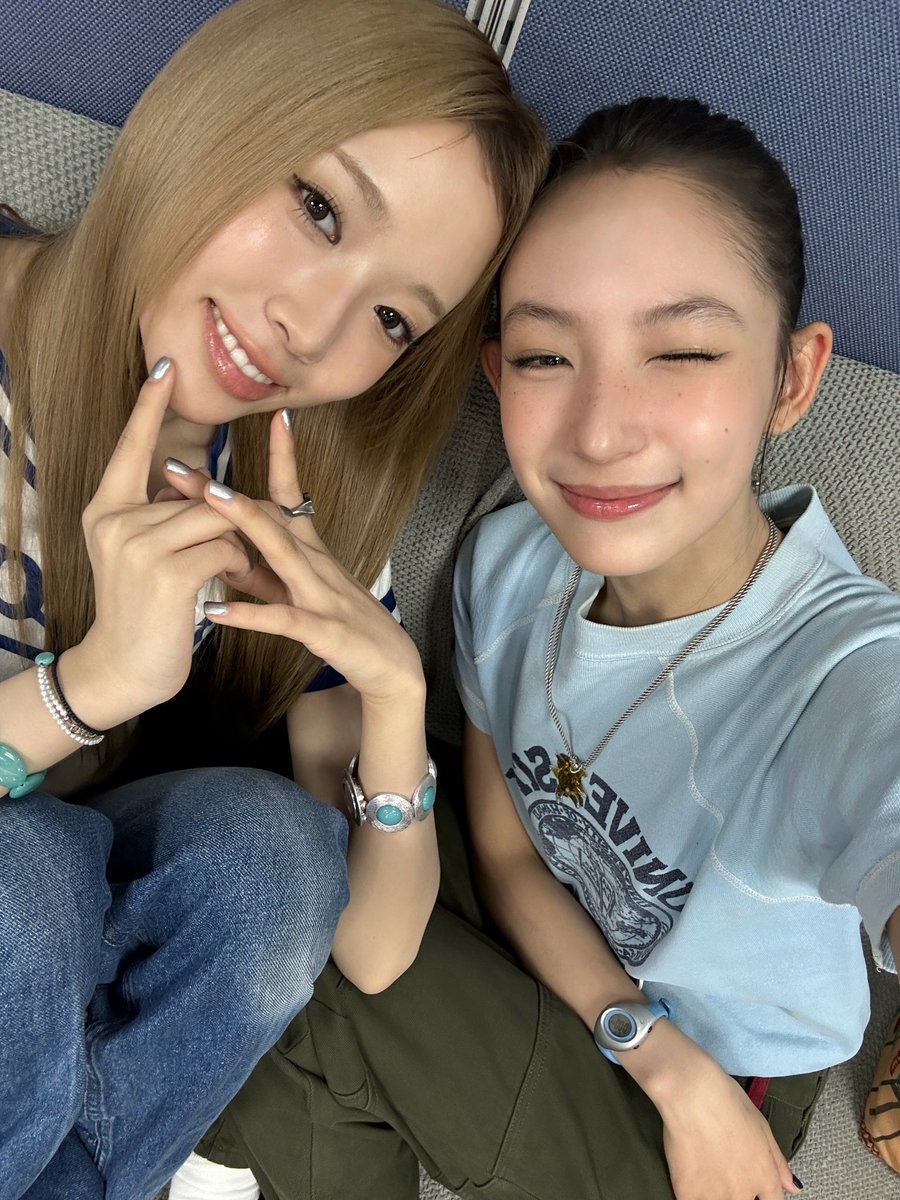 iyxcuo's tweet photo. 느낌좋은언니랑 애기 끼끼 https://t.co/m96FA3hZ9y