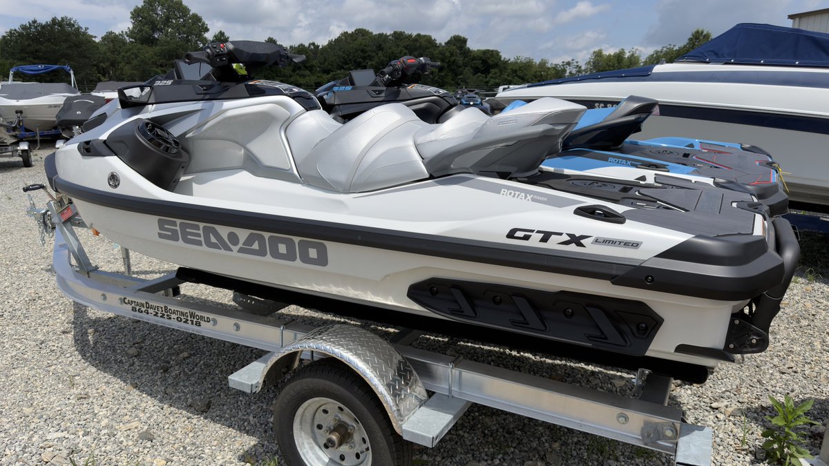 advanced_concep's tweet photo. Luxury meets performance in the 2025 Sea-Doo GTX Limited 325. Supercharged 325 HP Rotax power, premium comfort, navigation, Bluetooth audio, iDF system and seating for 3. Now only $23, 399. https://t.co/SiKn2KfJcl