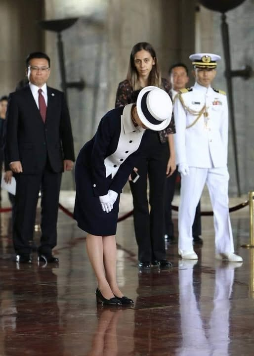 tengritav1942's tweet photo. Japonya prensesi Atatürk’ün huzurunda. https://t.co/KBQw62VfNx