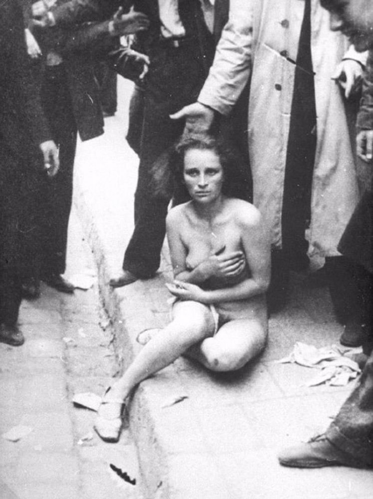Linformatrice1's tweet photo. Femme juive à Lviv, en Ukraine. Mes coreligionnaires y ont été persécutés par les partisans de Stepan Bandera, héros des Ukrainiens de l'ouest. Ce sont les bandéristes qui dirigent aujourd'hui le pays, soutenus par l'UE. @femeninna @AllaPoedie. https://t.co/gBHIVCmx7U