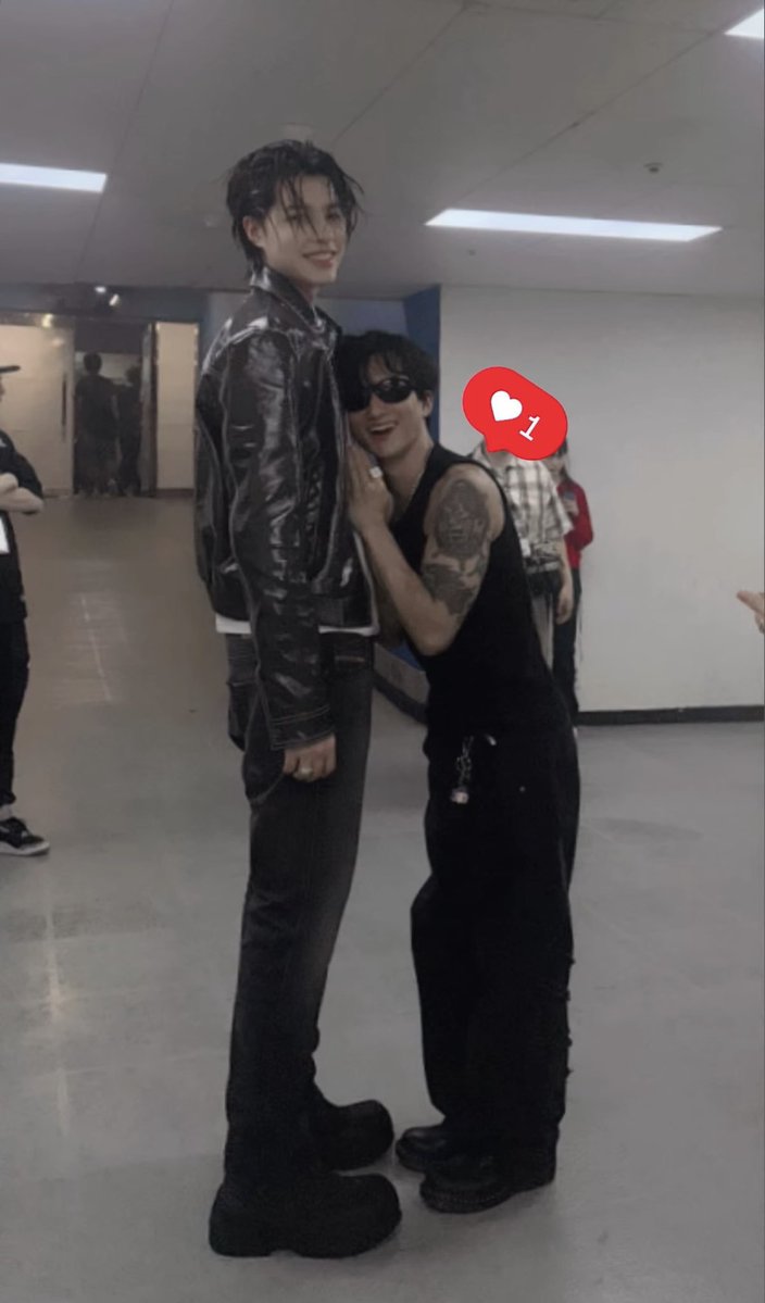 fazgalery's tweet photo. i really wanna see them standing side by side https://t.co/vkpnxNsXyW