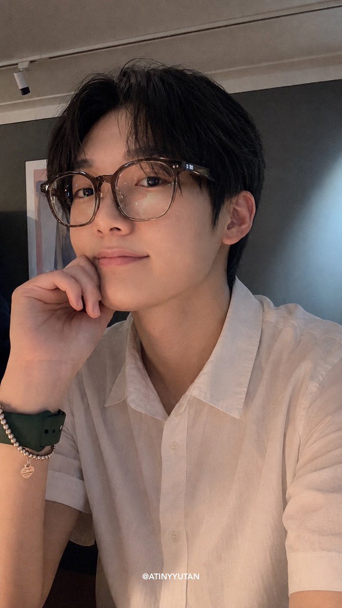 ATINYYUTAN's tweet photo. 재밌다 https://t.co/g70OJq6B1l