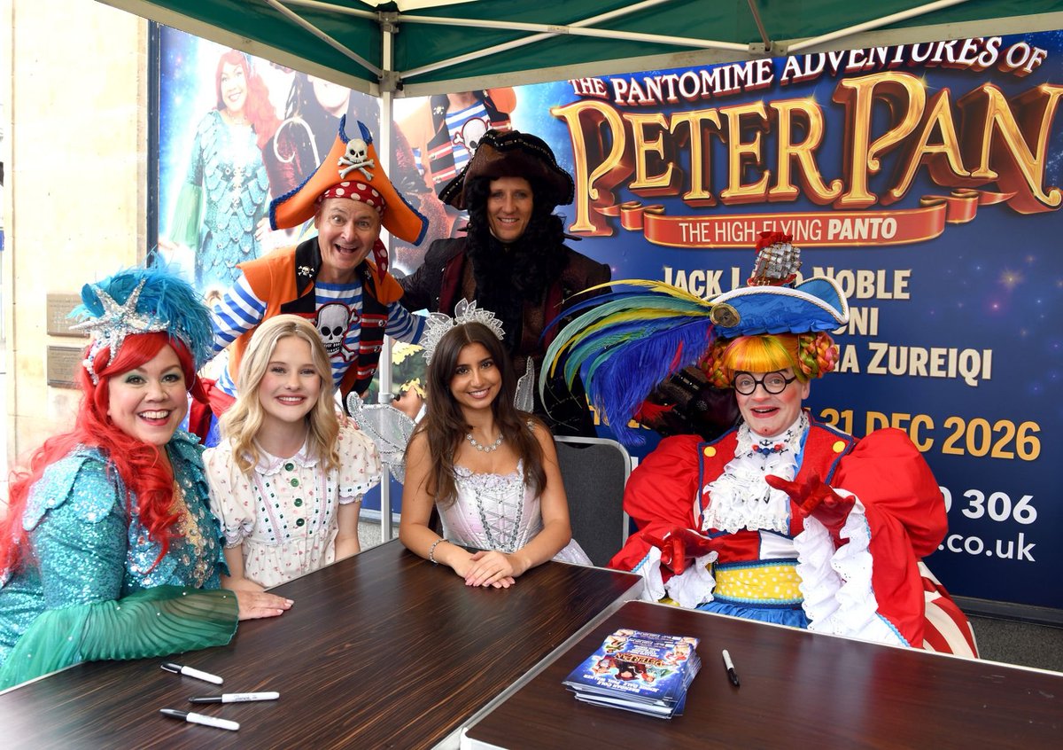 XRoadsPantos's tweet photo. Panto Press Launch @NewTheatreHull 🐊 ⏰️ 🐶 🪝 https://t.co/Fpqf5yun9m