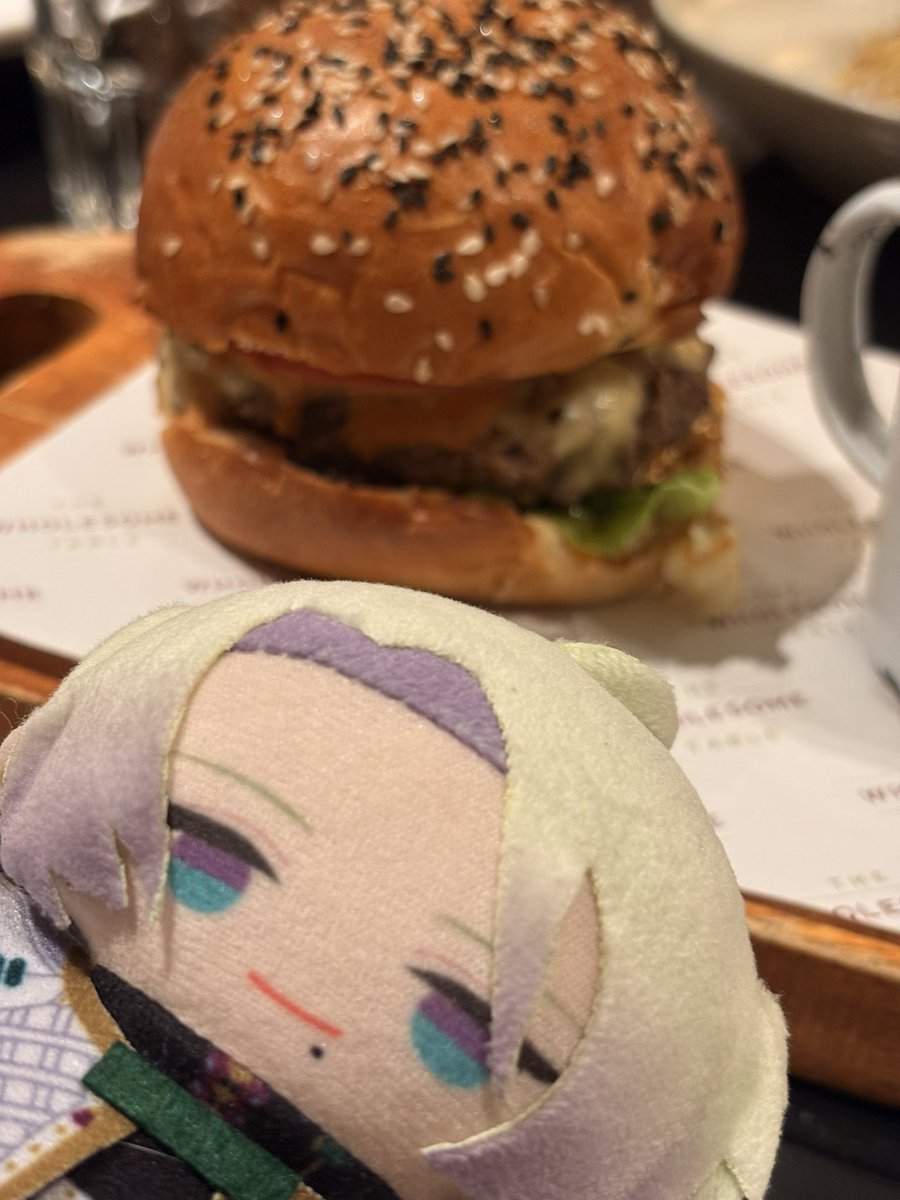 keiji___san's tweet photo. clawpe’s burger review https://t.co/0xH9oULyaN