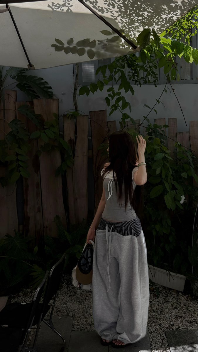 LeraBodemarm's tweet photo. 心ってどうしてこうも勝手に揺れるんだろうね。何にもないはずなのに、ふと虚無が過ぎる。みんなはどうやってやり過ごしてるの https://t.co/s7YFETv59l