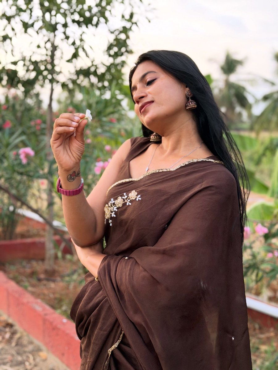 actresswoods's tweet photo. Subha Varadharaja 🤎🤩
#Subha #SubhaVaradharaja https://t.co/7pt4J40teJ