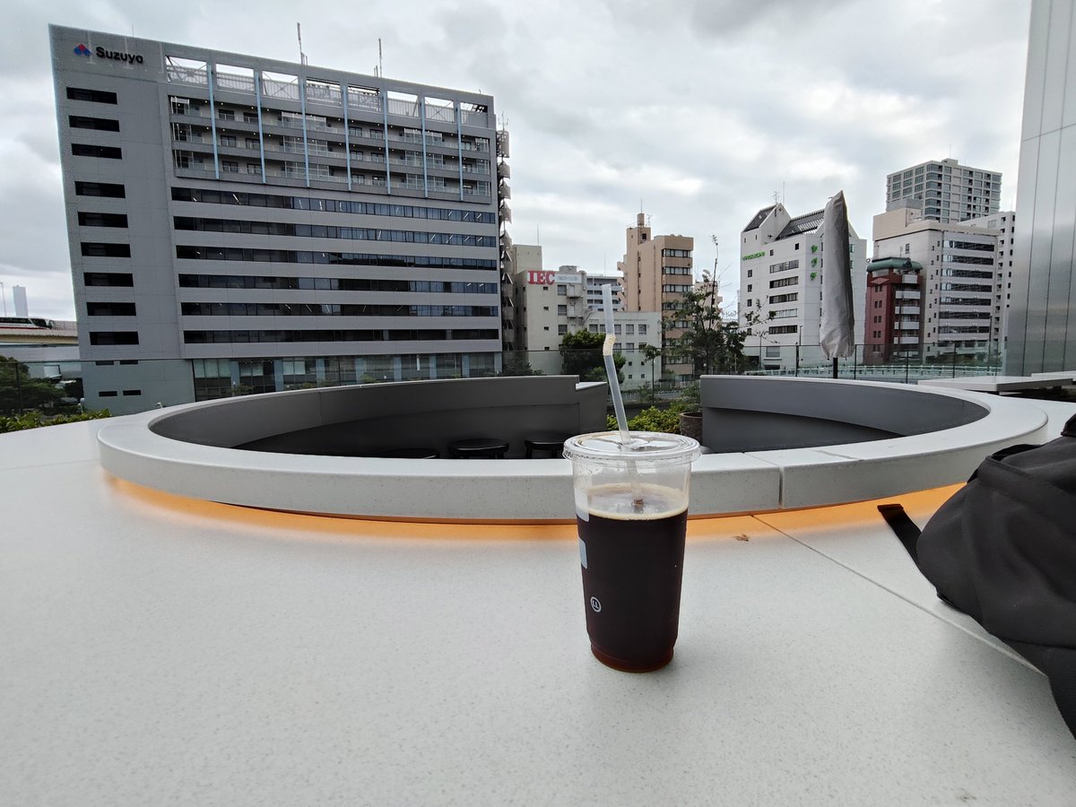 azure_air2's tweet photo. ファミマのアイスコーヒーがぬるい
氷少なすぎ
#ファミマ https://t.co/eZNHq5qm55