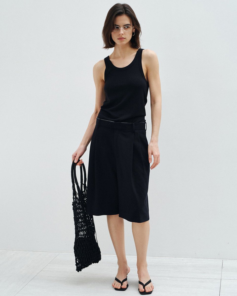 defane_official's tweet photo. ▮ ▯ Item info ▮ ▯

スタティックボリュームストレートミドルレッグ 10585

ID:10585
￥12,480

<color>
ブラック
ネイビー

#defane　#ディファーネ

#fashion
#ootd
#japanesefashion
#modefashion
#blackfashion
#今日のコーデ
#ファッション
#モード系ファッション
#ブラックコーデ https://t.co/W8IT3Kyvbh