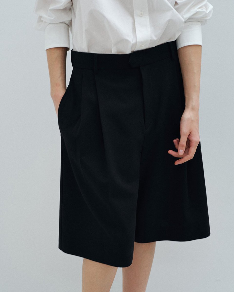 defane_official's tweet photo. ▮ ▯ Item info ▮ ▯

スタティックボリュームストレートミドルレッグ 10585

ID:10585
￥12,480

<color>
ブラック
ネイビー

#defane　#ディファーネ

#fashion
#ootd
#japanesefashion
#modefashion
#blackfashion
#今日のコーデ
#ファッション
#モード系ファッション
#ブラックコーデ https://t.co/W8IT3Kyvbh