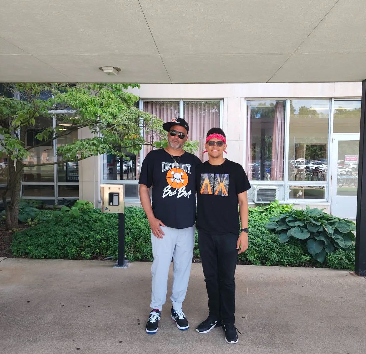 StevenJonexe's tweet photo. Me and my son y'all 😃✌🏻 https://t.co/QQUFk4exnR