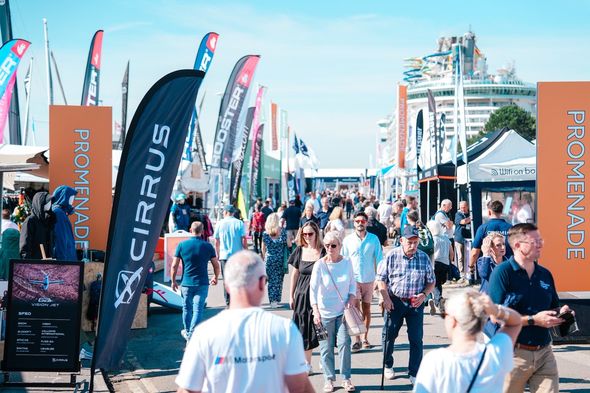 RedFunnelFerry's tweet photo. What's On in September 🍂

September is shaping up to be another busy month on both sides of the Solent!

Find out what's on: https://t.co/08LmbsMNm2

🚢 Don't forget you can take advantage of exclusive travel offers for selected events!

#IsleofWight #Southampton #RedFunnel https://t.co/BxDiQFVra3