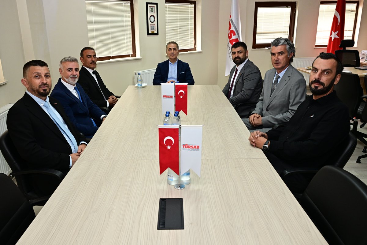 tursaborgtr's tweet photo. Nevşehir Valisi Sayın Hüseyin Kök; TÜRSAB Kapadokya Bölge Temsil Kurulumuza ziyarette bulunarak Yönetim Kurulu Üyemiz Erhan Falay, Başkan Başdanışmanımız Talip Aldemir, Kapadokya BTK Başkanımız Faruk Kahveci ve BTK Yönetim Kurulu Üyelerimizle görüşme gerçekleştirdi.

Görüşmede Kapadokya turizminin mevcut durumu, bölge turizminin geliştirilmesine yönelik çalışmalar ve seyahat acentalarının sektöre katkıları değerlendirildi.

Nazik ziyaretleri için Sayın Valimiz Hüseyin Kök’e teşekkür ederiz.