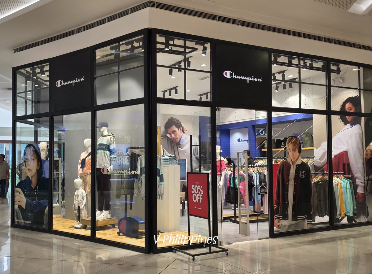 TAETAE_PH's tweet photo. Dropped by the Champion Store at SM MOA today to see Taehyungie.

The staff said V's collection is expected to be available this September. You can scan the QR code for updates or join their Viber community.

V CHAMPION GLOBAL AMBASSADOR
#TAEHYUNGxCHAMPION https://t.co/03fVPRXOBV