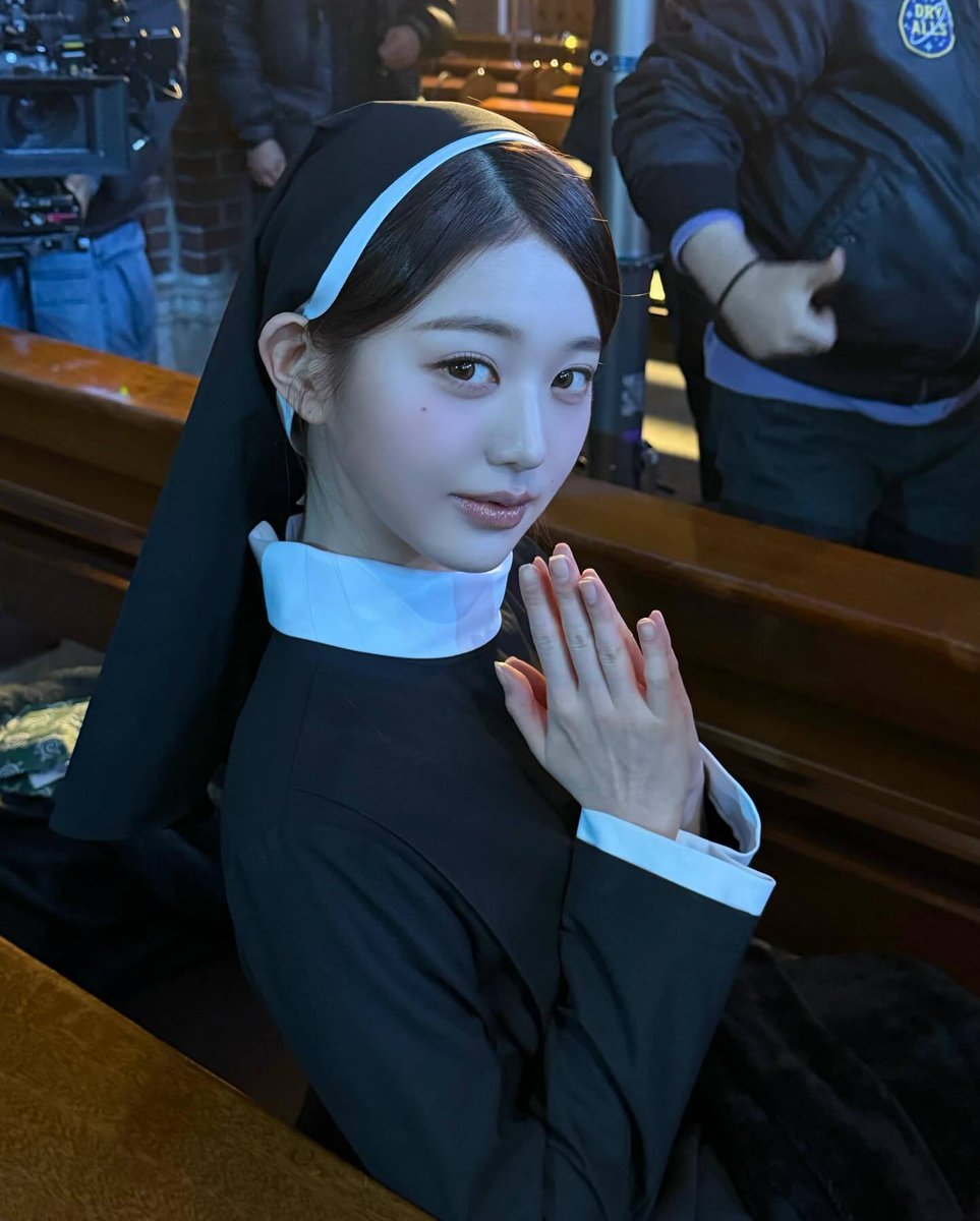 YoyoLilly's tweet photo. Happy birthday, Wonyoung! Here’s to more wonderful moments waiting ahead.

STAY LUCKY STAY VICKY
#ForeverWithWonyoung
#장원영_행복으로물든오늘 https://t.co/VwIdW7FOz6
