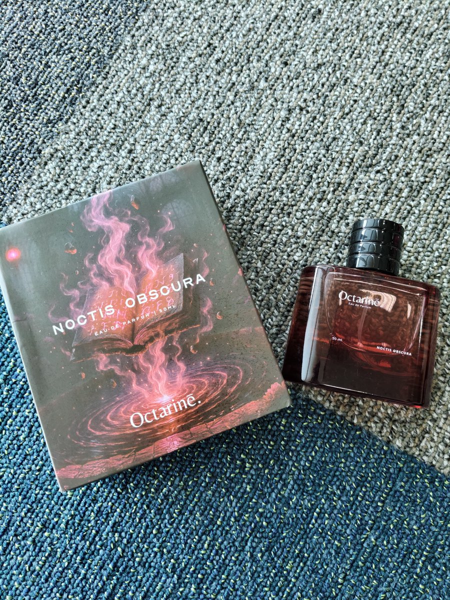 pradinayashinta's tweet photo. Jujur kaget banget pas pertama kali sniff Octarine Noctis Obscura ini. Wanginya beneran ngasih vibes mahal yang elegan, padahal harganya super affordable. Awalnya seger playful, tapi lama-lama jadi super elegan pas dry down. https://t.co/DwnYYtbHmV