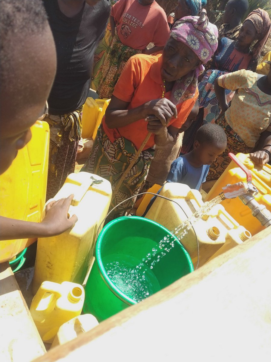 PioLionel's tweet photo. @wasac_rwanda aha ni mumurenge Wa GACACA, kuki byagaragaye ko amazi yageze kumuturage habura iki ngo tuvome bihoraho? Ishami rya MUSANZE kuki rikomeje kuturangarana?@MusanzeDistrict @ministryoflo https://t.co/pYgUd7JuCv