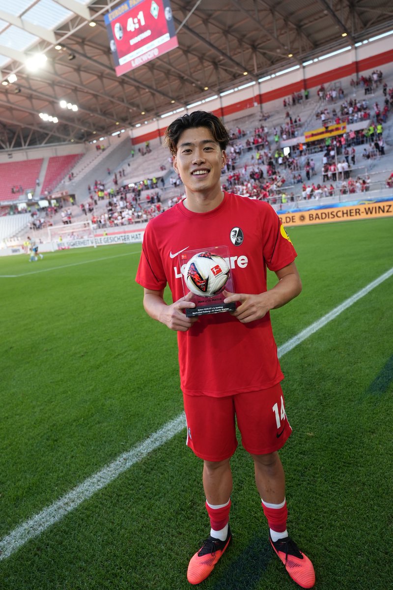 Bundesliga_JP's tweet photo. ハットトリック達成でMOMを獲得した #鈴木唯人 ！🏆

#ブンデスリーガ https://t.co/5eFOPnJG76