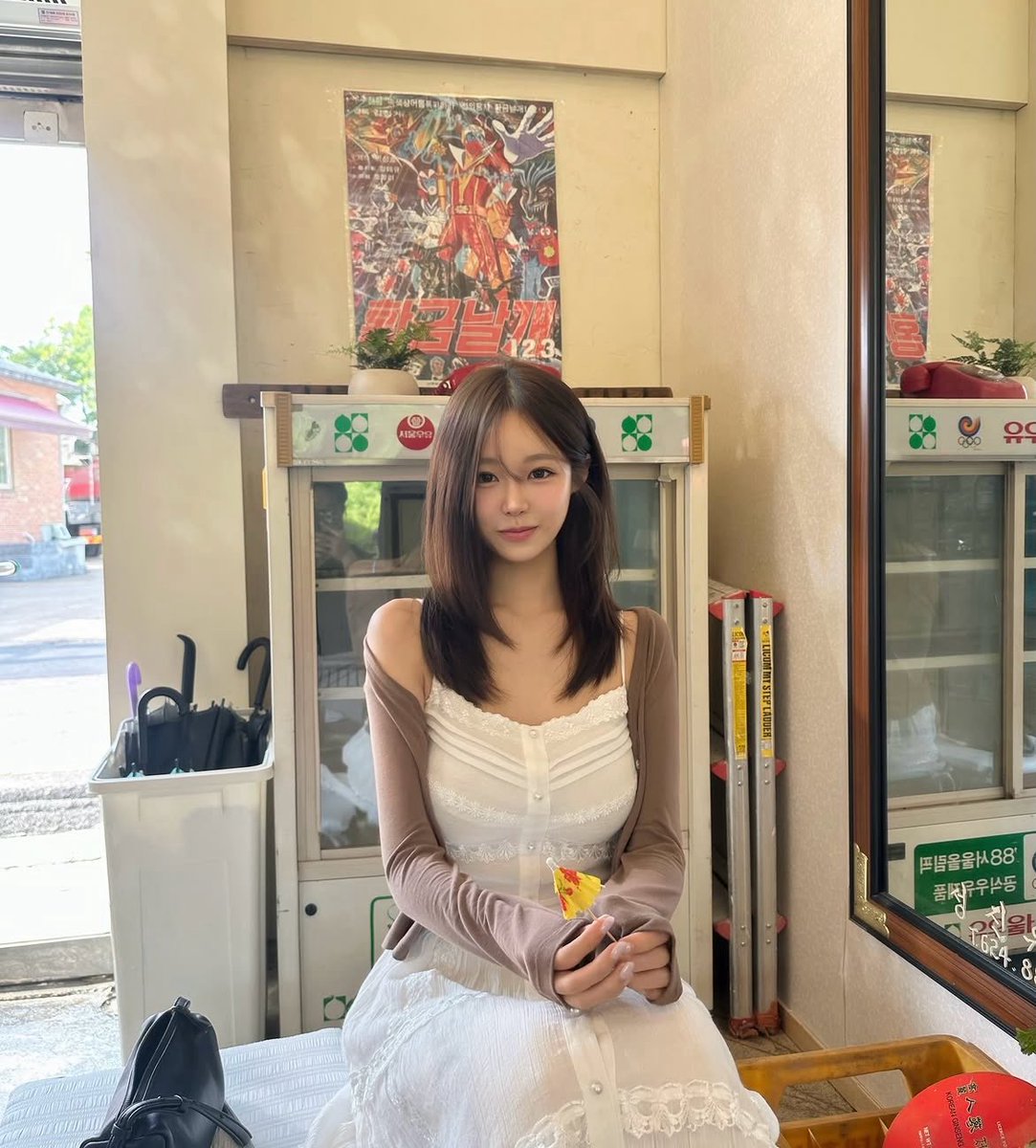 z96987's tweet photo. まじで可愛い、アイドルすぎる
韓国の子レベル高すぎんか？？ https://t.co/3olv0RNdKo