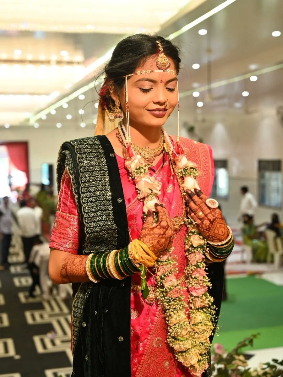 Yetginer's tweet photo. Wedding bride by @makeovers_by_priya31 https://t.co/6DLBD6Wpfc