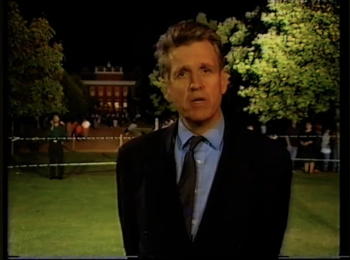CookiesClassics's tweet photo. #OnThisDay in 1997, the death of Princess Diana was announced with the TV schedules adjusted to cover rolling news coverage of the tragedy.

Here are some stills from the last few minutes of ITN's coverage on ITV with Trevor McDonald and Nicholas Owen.

https://t.co/1udQerfa8G https://t.co/qF0tBiYQcI