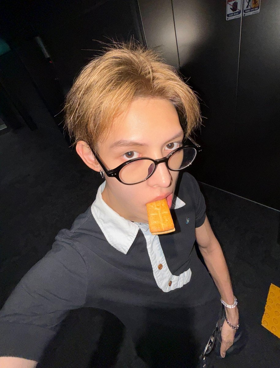withcortis4life's tweet photo. “thank god it’s not a photocard” with james https://t.co/0mk0lVU1Qu
