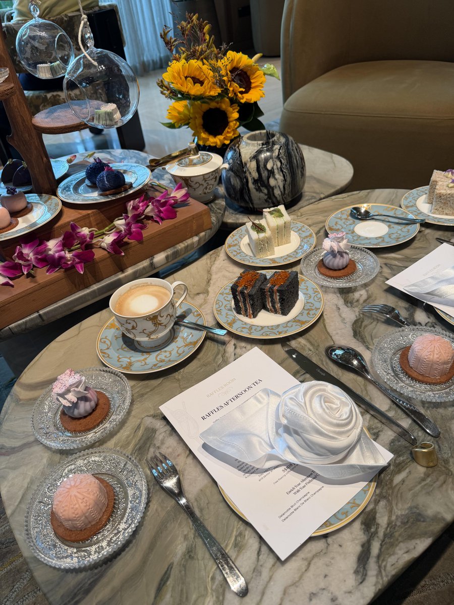 Qvmubn's tweet photo. Raffles Afternoon Tea, Sentosa: Elegant Moments, A Classic Recreated #SingaporeAfternoonTea https://t.co/AvevMcWUJq