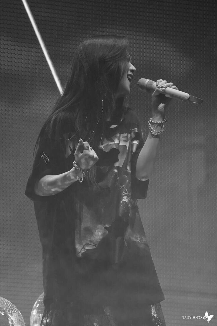 detailjisoo's tweet photo. Jisoo, remember who you are https://t.co/qfDyROHYm7