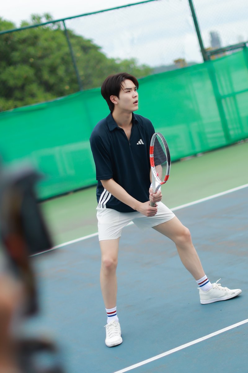 MatchPointGMMTV's tweet photo. วันนี้ฟอร์มตกไม่เป็นไร วันต่อไปเป็นฟอ แอ นอ 'แฟน' กันได้เลย อ่อยังก่อนเนอะๆๆๆๆๆ😝🤟🏻

[PHOTO BEHIND THE SCENES]
#MatchPointSeriesEP6🎾💙
@wwwteshow06 @PKrittanun https://t.co/eOov7GAORP