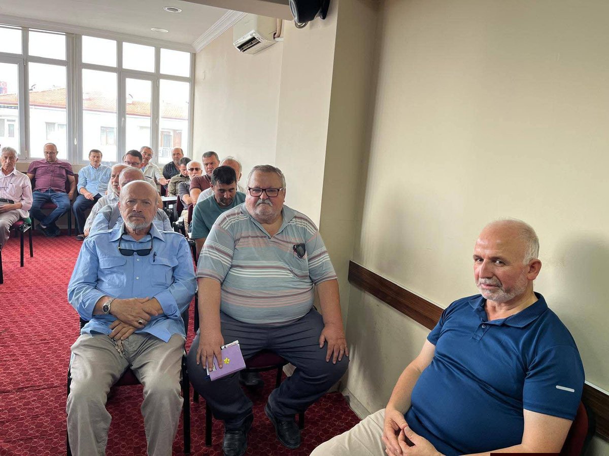 usak_saadet's tweet photo. 📍 Saadet Partisi Uşak İl Divan Toplantımızda 2026 Ağustos Ayı faaliyetlerini içeren birim sunumları yapıldı.
Alanında başarılı olan birim başkanlarımıza başarı belgeleri takdim edildi. 

TÜRKİYE İÇİN BÜTÜN GÜCÜMÜZLE. https://t.co/uDpUmVmBjB