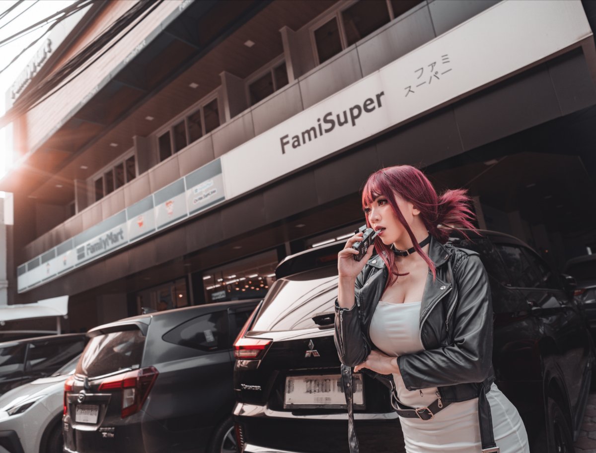 lastletterisN's tweet photo. Tayama-san dibawah matahari senja nyebat Djarum Black Matcha didepan Famima Kyai Maja memandangi kemacetan Jaksel jam pulang kerja #skena #kalcer https://t.co/wJIqNgfN3d