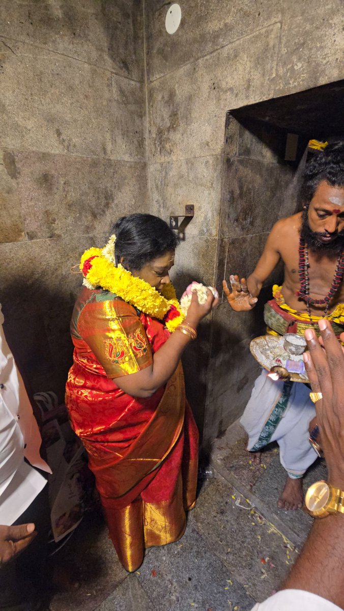 DrTamilisai4BJP's tweet photo. தேனாம்பேட்டை அருள்மிகு பாலசுப்ரமணிய சுவாமி திருக்கோவில் மகா கும்பாபிஷேக திருவிழாவில் கலந்து கொண்டு, அருள்மிகு பாலசுப்ரமணிய சுவாமியை தரிசனம் செய்ததில் மகிழ்ச்சி.

அனைவருக்கும் இறைவனின் அருளும், நல்ல ஆரோக்கியமும், வளமும் கிடைக்க பிரார்த்திக்கிறேன். 🙏
#கும்பாபிஷேகம் #பாலசுப்ரமணியசுவாமி #தேனாம்பேட்டை